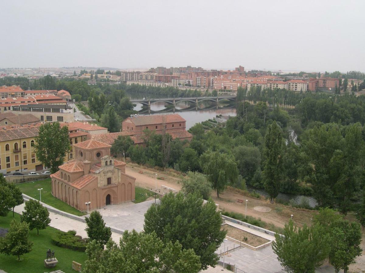 Apartamento Ribera Del Puente Salamanca Exterior photo